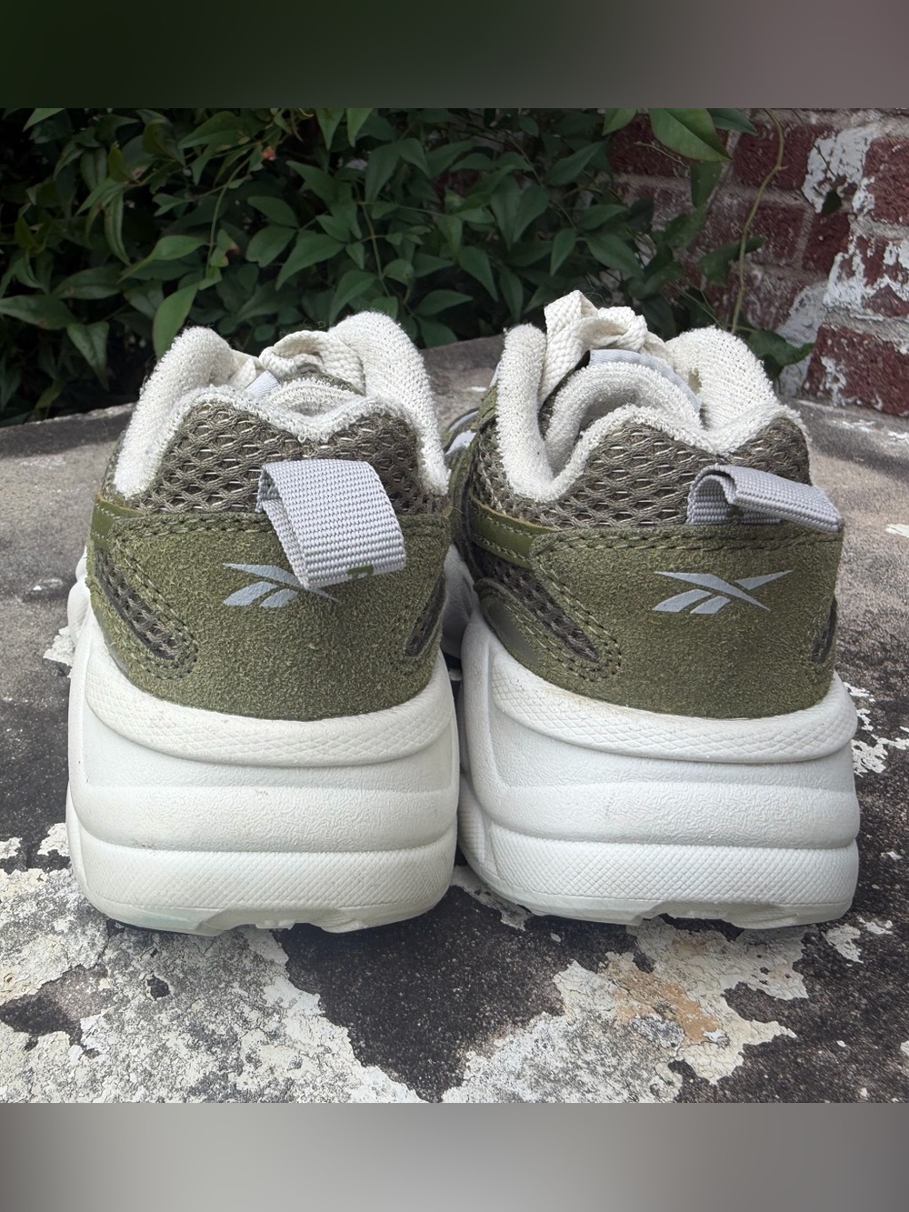 Reebok Charge Run Unisex Kids Sage White Gray Mesh Chunky Athletic Sneaker Sz 11 - Picture 7 of 15